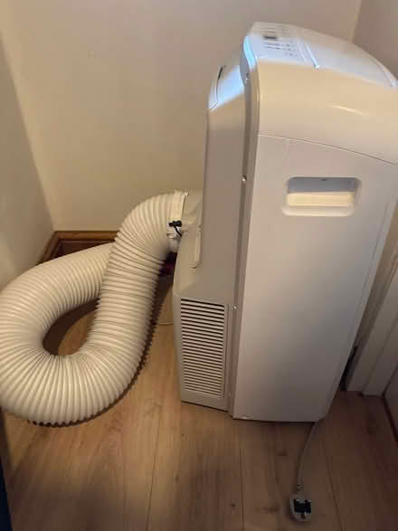 Photo of free Mobile Air con unit (Harpenden) #2