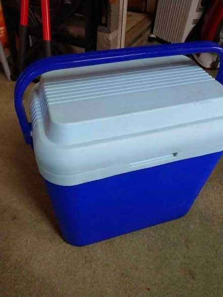 Photo of free Cool box (Rode Manor BA11) #1