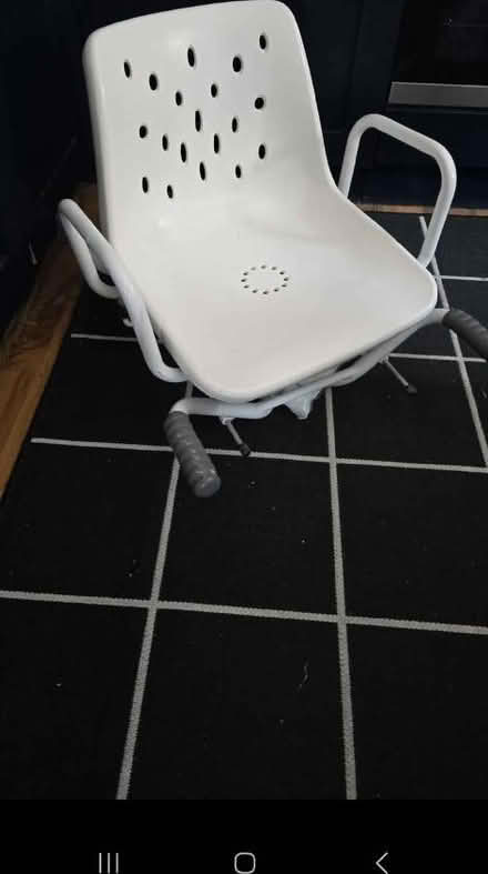 Photo of free Bathseat (Greenwich Peninsula SE10) #2