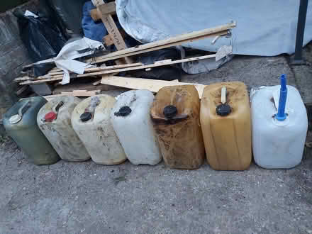 Photo of free 5 plastic jerry cans 25 litres (Dallow LU1) #1