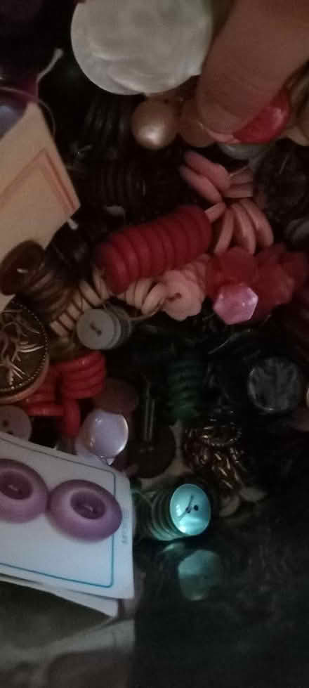 Photo of free Carrier Bag of Buttons on cards. (Southam CV47) #2