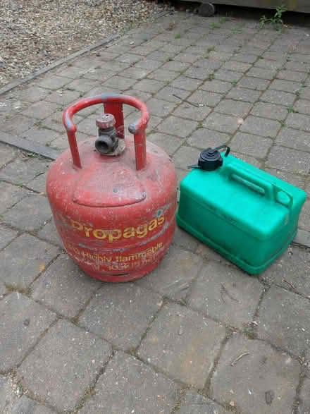 Photo of free Propane gas cylinder (Kingswood) #1