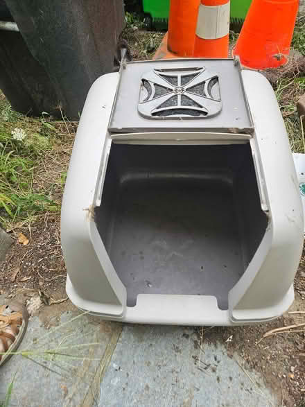 Photo of free multi-cat kitty litter box (Roxbury) #1