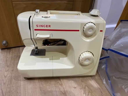 Photo of free Sewing machine (Dunstable LU6) #1