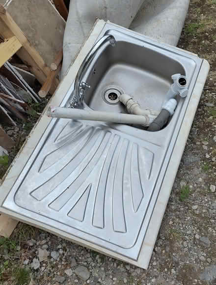 Photo of free kitchen sink and tap (Burneside LA9) #1