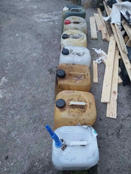 Photo of free 5 plastic jerry cans 25 litres (Dallow LU1) #2