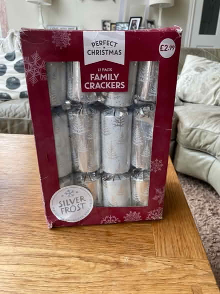 Photo of free Box of 12 Christmas crackers (Sherwood NG5) #1