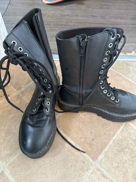 Photo of free Women’s boots (Boulton DE24) #1