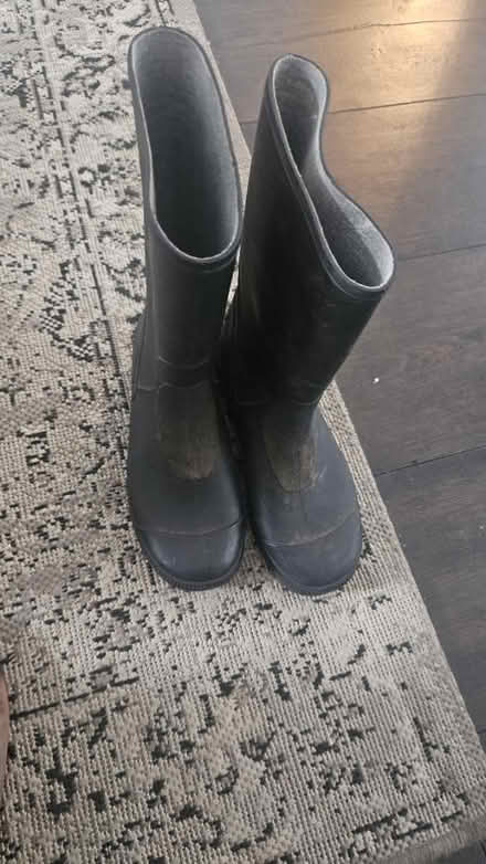 Photo of free Kids wellies size 3 (Purleyway croydon) #1