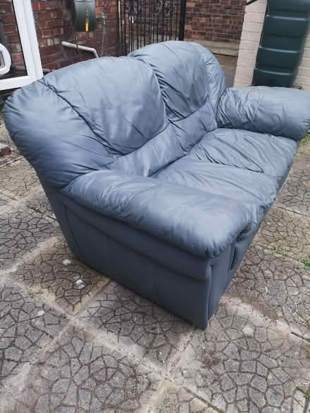 Photo of free Green double seater setee. (Moreton CH46) #2