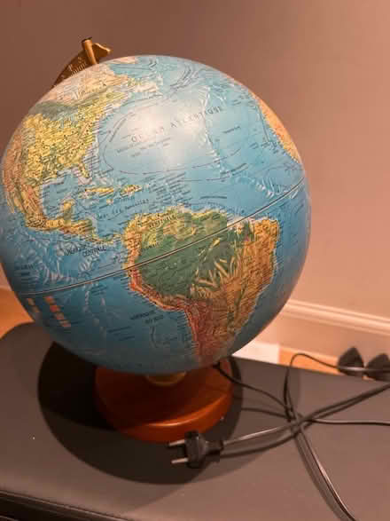 Photo of free Globe. Illuminated (Earls Court SW5) #1