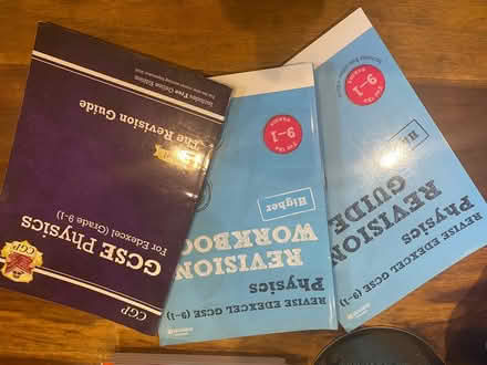 Photo of free GCSE Physics work books (Queens Park W10) #1
