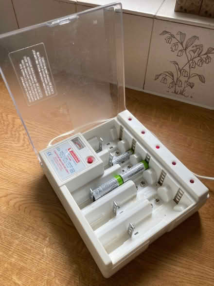 Photo of free Uniross Battery Charger (Greenbank CW8) #2