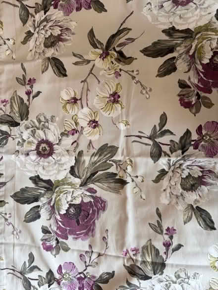 Photo of free King-Sized Bedeck Duvet cover with 2 standard pillowcases (Hillcliffe WA4) #1