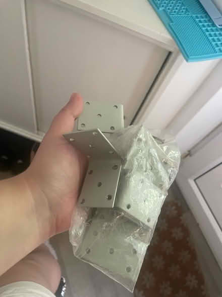 Photo of free Wood with brackets and screws (Lenton NG7) #4