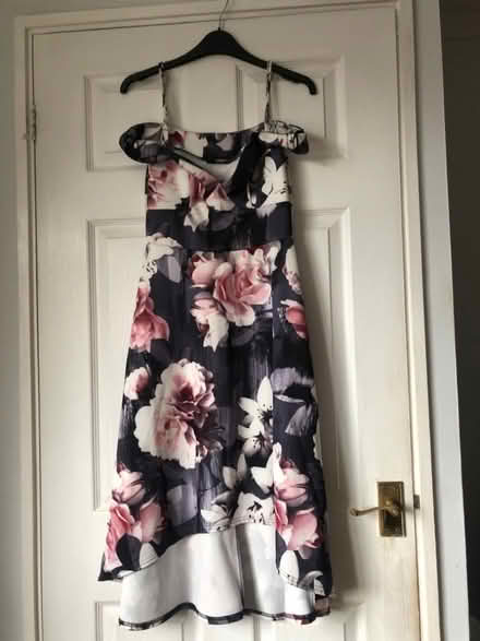 Photo of free Quiz Floral Print Dress (Westbury BA13) #1