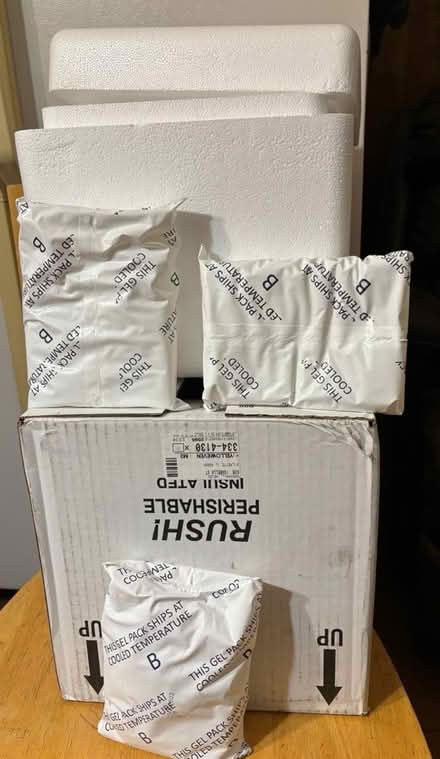 Photo of free Insulated Box, Ice Packs for 6-pack (Wilmette, Illinois) #1