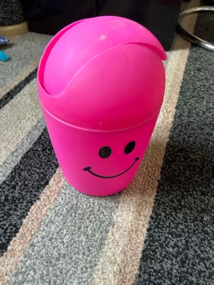 Photo of free Small pink bin (Jennetts park RG12) #1
