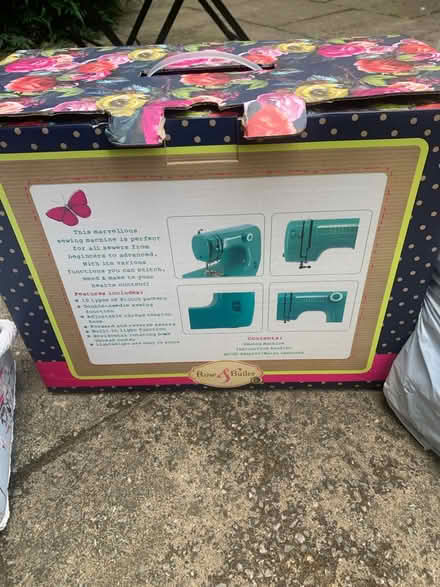 Photo of free Sewing stuff (Chiswick W4) #4