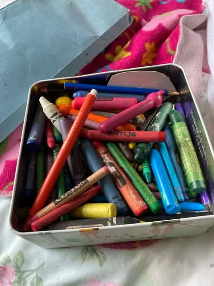 Photo of free Box of wax crayons (Wimbledon SW19 8) #1