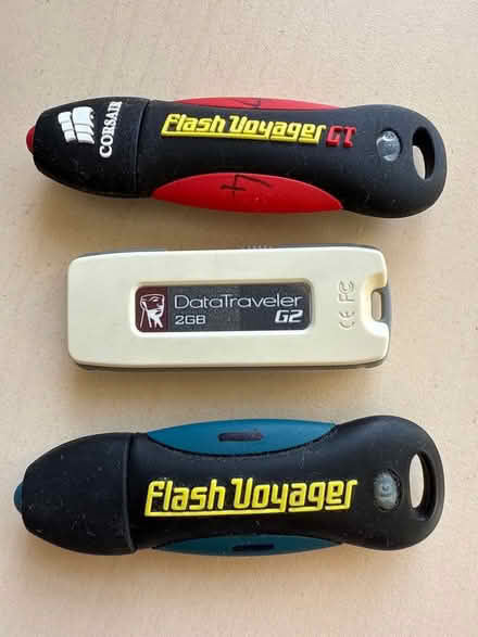 Photo of free USB Flash Drives (Weybridge KT13) #1