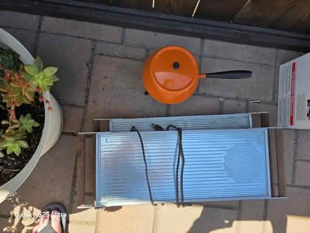 Photo of free Fondue pot, hot trays (Allied Gardens) #1