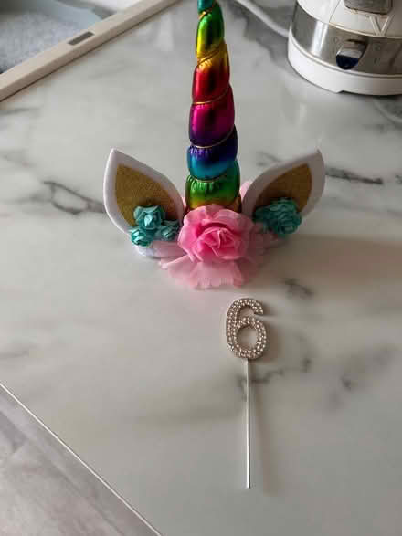 Photo of free Unicorn & 6 cake toppers (OX4) #1