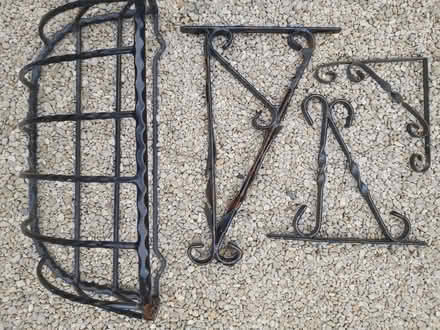 Photo of free Metal-framed flower basket & hangers (Little Sandhurst GU47) #1