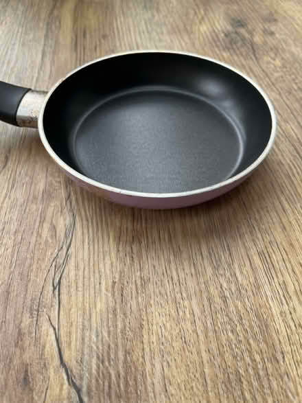 Photo of free Small frying pan (Tooting SW17) #3