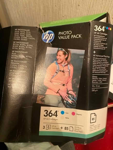 Photo of free The Photoshop Book & pack of HP photo papers (6”x4”) (St. Georges TF2) #2