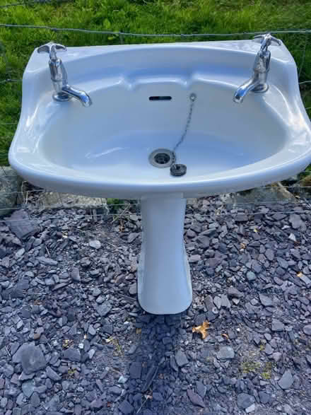 Photo of free Sink and pedestal (Penisarwaun LL55) #1
