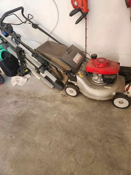 Photo of free Honda lawn mower (southeast Fort Collins) #1