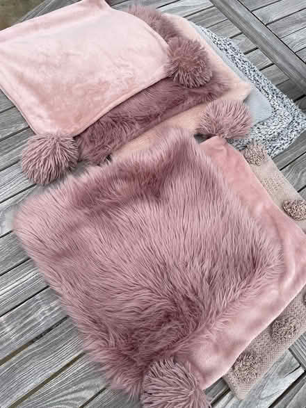 Photo of free Cushion Covers. Clean, no marks (Potters Bar EN6) #1