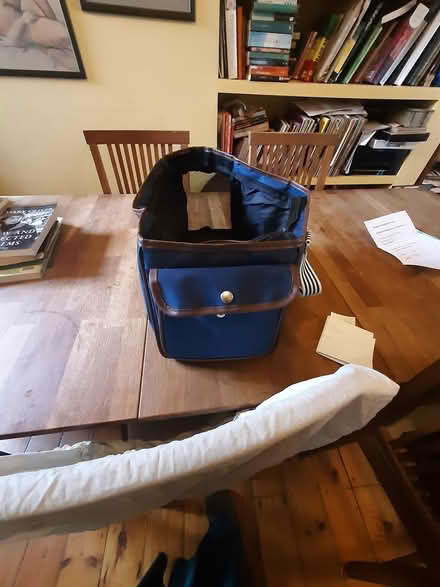 Photo of free Cat carrier for pet - cat sized (Tw9 4lh) #3