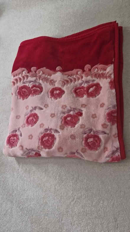 Photo of free Large heavy blanket used (KT5) #1
