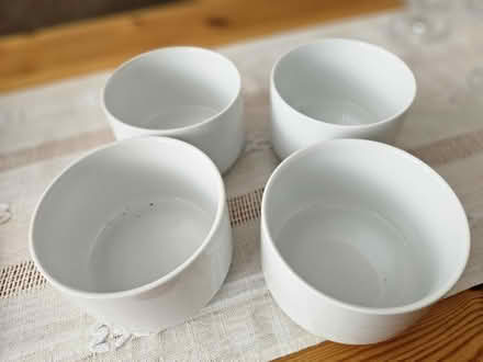 Photo of free 4x white bowls (HA3 Harrow) #1