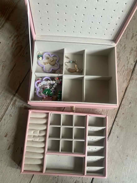 Photo of free Jewellery box with jewellery (Millwall E14) #2