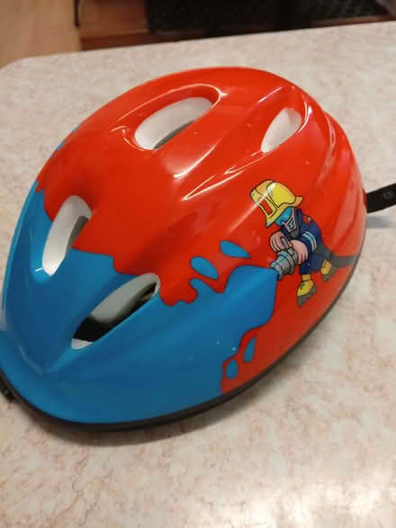 Photo of free Child's bike helmet (Castlefield HP11) #3