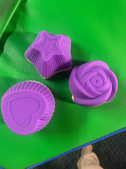 Photo of free 24 silicone cupcake molds (Middletown) #3