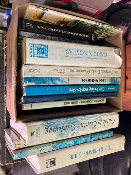 Photo of free Gardening books (Penisarwaun LL55) #1