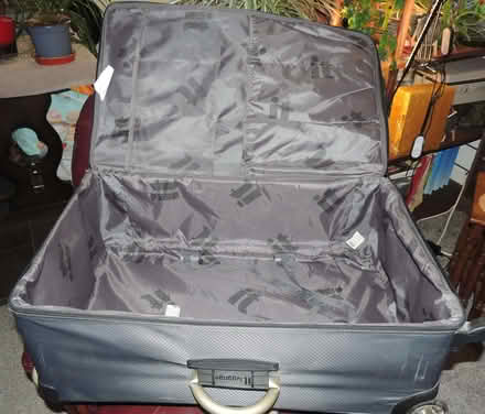 Photo of free suit case and carry on (Union Park TR11) #4