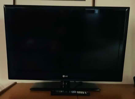 Photo of free 32" Television (Cirencester GL7) #1