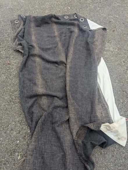 Photo of free Pair tatty curtains (Headington OX3) #2