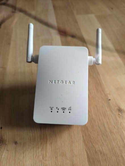 Photo of free WiFi range extender (Enfield EN1) #1