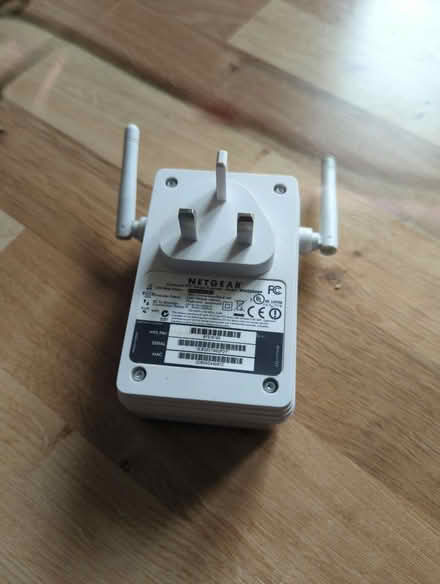 Photo of free WiFi range extender (Enfield EN1) #2
