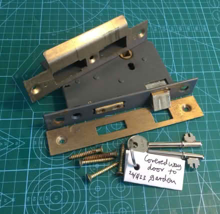 Photo of free Yale Door Lock with two keys (Oadby Lodge Farm LE2) #1