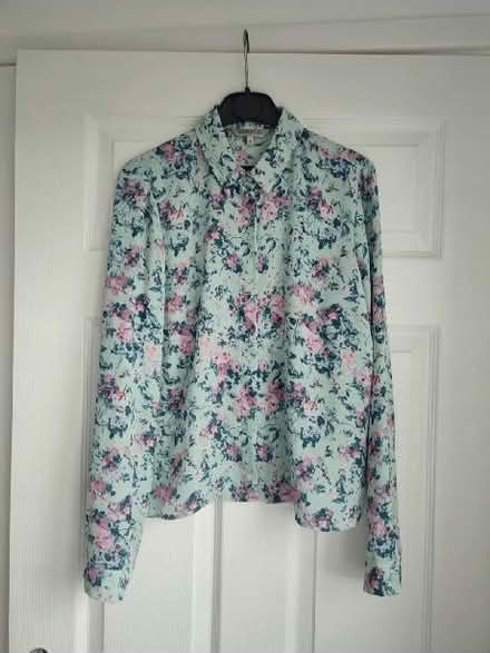 Photo of free M&S Women's blouse (Rhosllanerchrugog LL14) #1