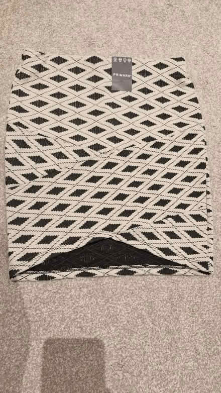 Photo of free Size 6 primark skirt with tags (KT5) #1