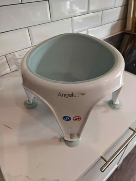 Photo of free Baby bath seat 6months+ (Wimbledon SW19) #1