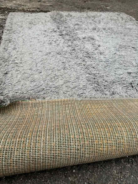 Photo of free Grey Rug from Dunelm (Treeton S60) #3